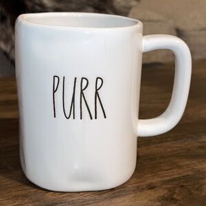 YOU NEED TO PURR!
Rae Dunn white ceramic coffee/tea mug/cup ‘PURR’ cat lovers